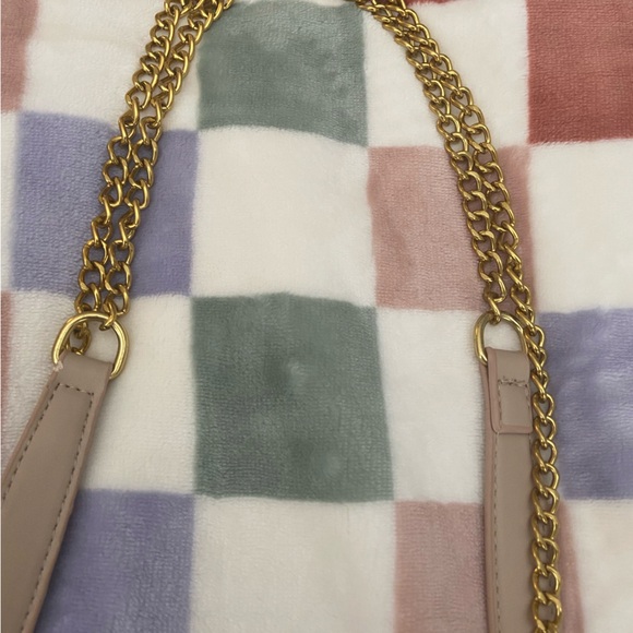 NEUTRAL CHEVRON PURSE - Picture 2 of 6